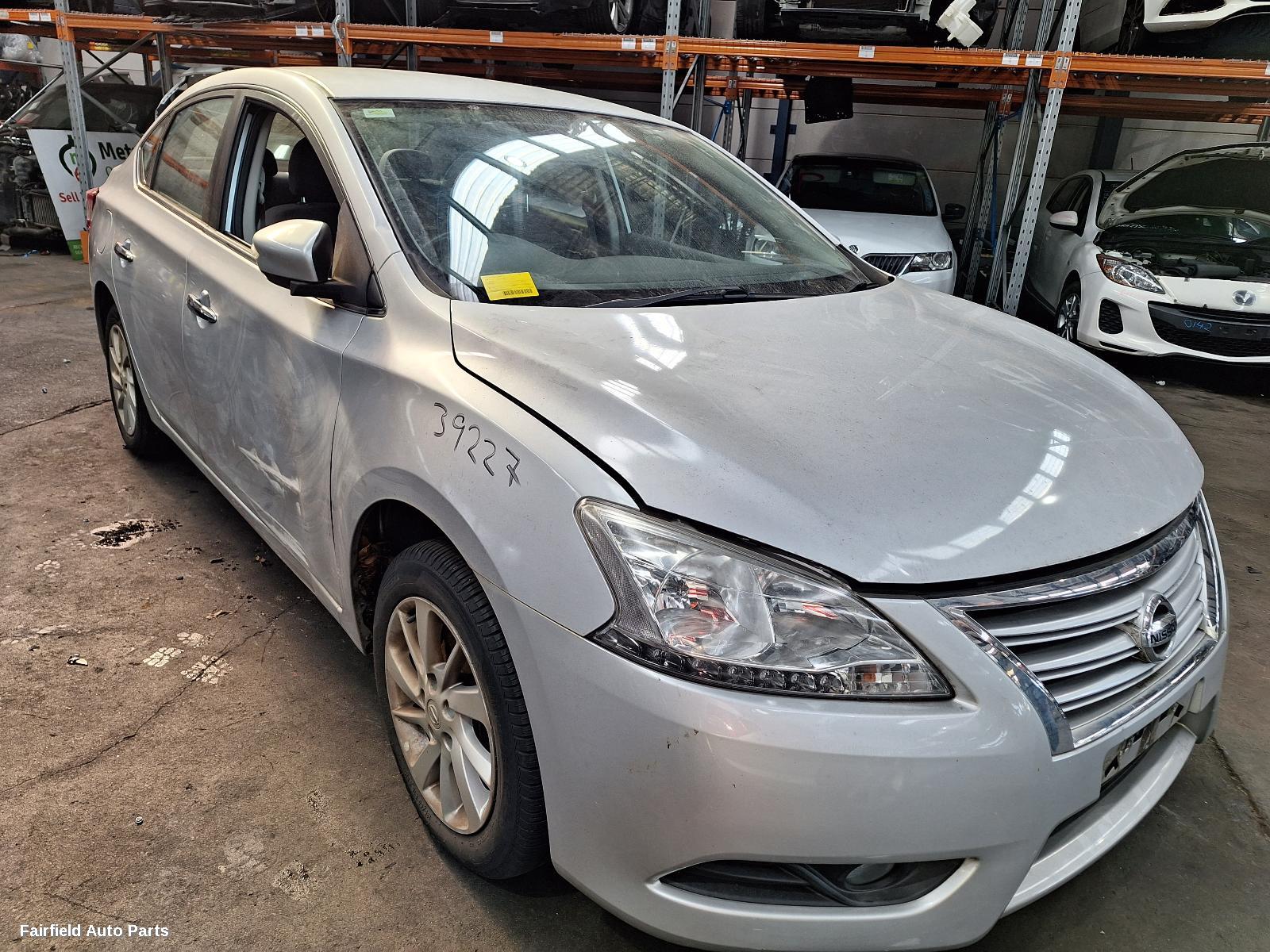 2013 Nissan Pulsar Sunvisor