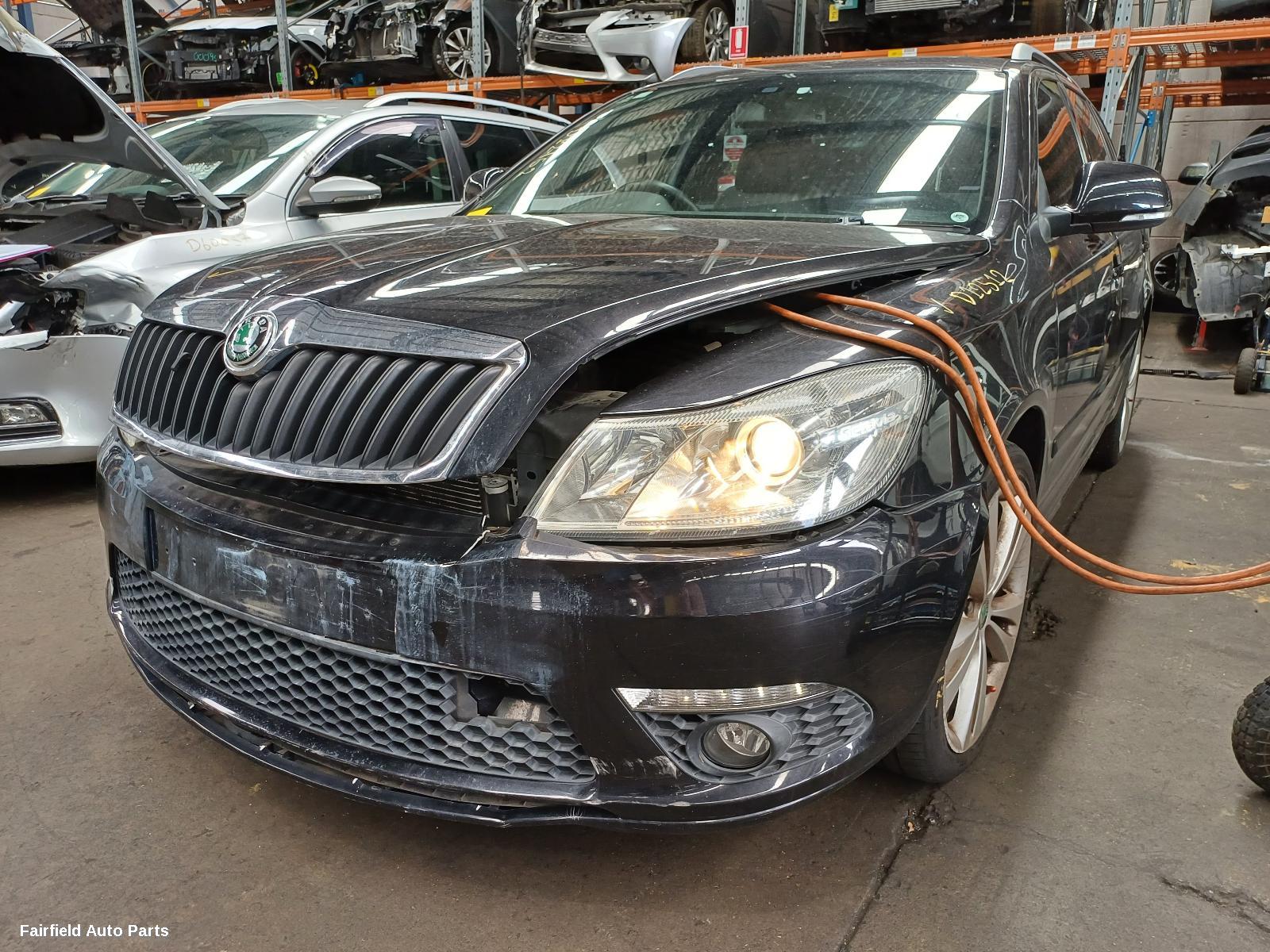 2012 Skoda Octavia Left Rear Door Sliding