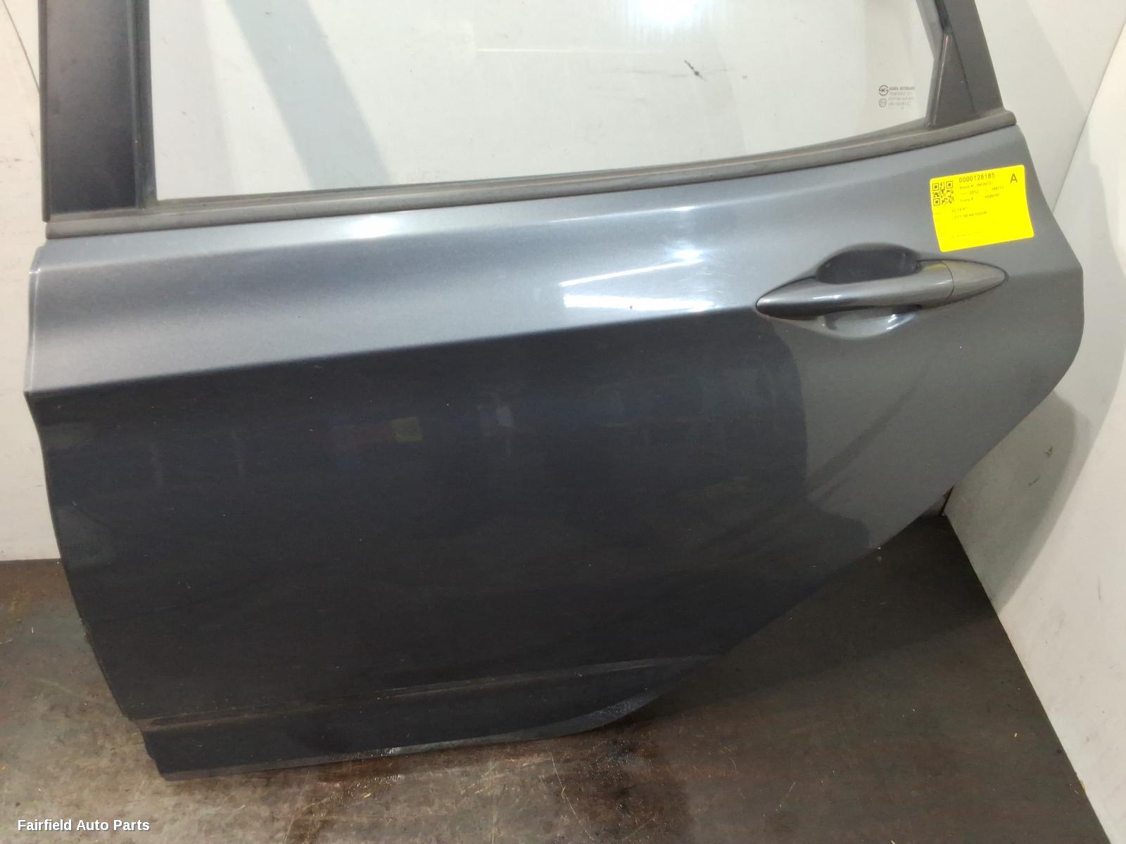 2011-2019 Hyundai Accent Left Rear Door Sliding