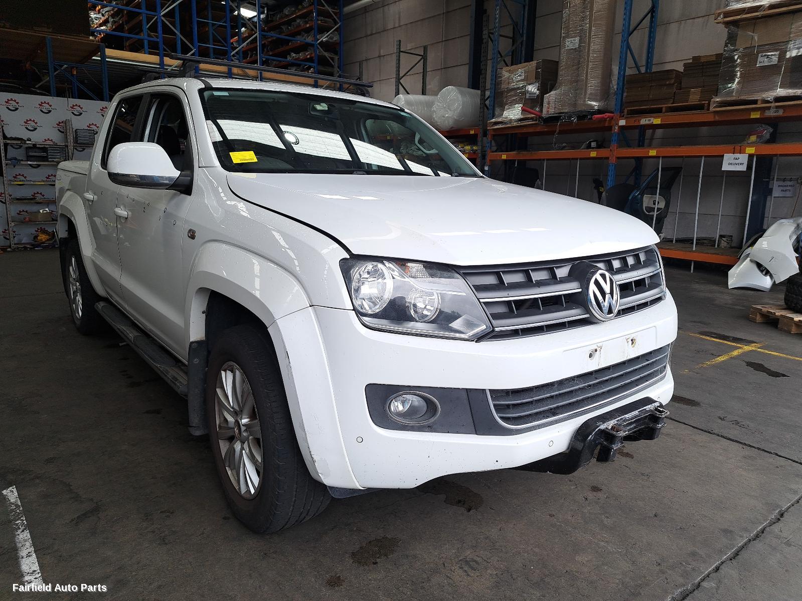 2013 Volkswagen Amarok Grille