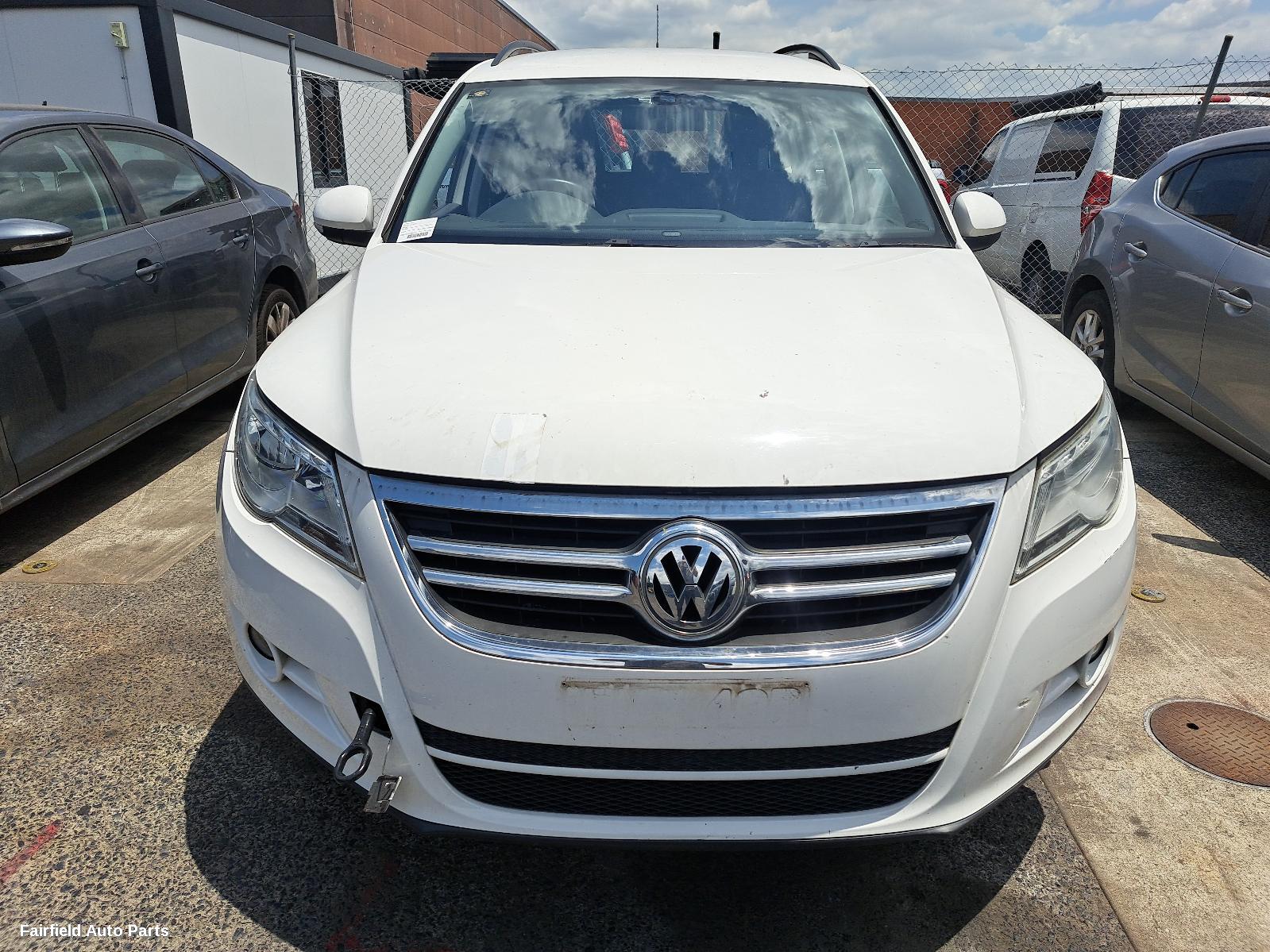 2011 Volkswagen Tiguan Right Taillight