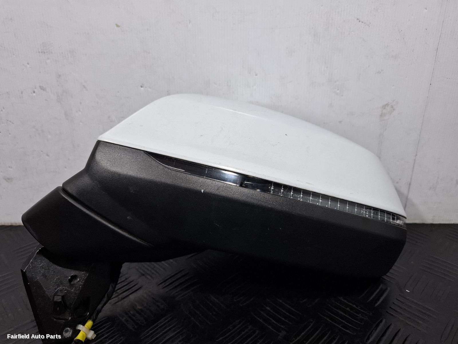 2015-2020 Audi Q7 Right Door Mirror