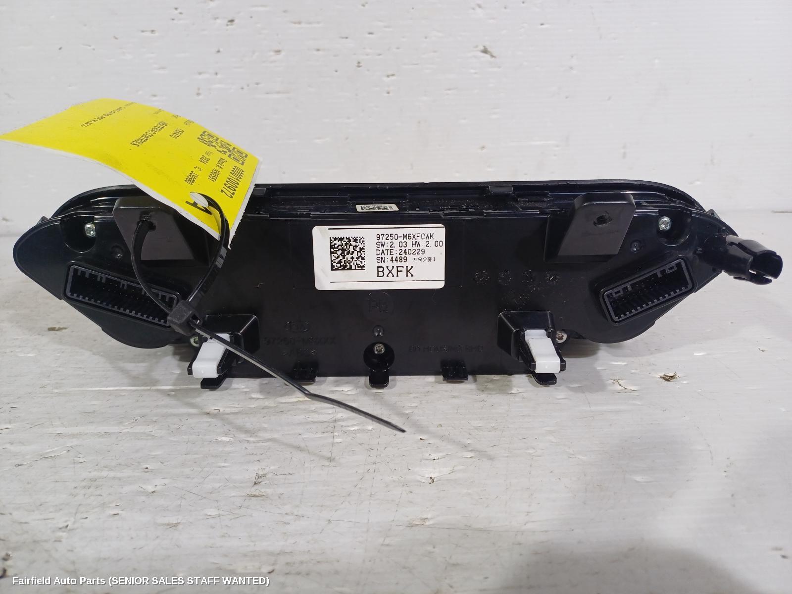 2024 Kia Cerato Heater Ac Controls