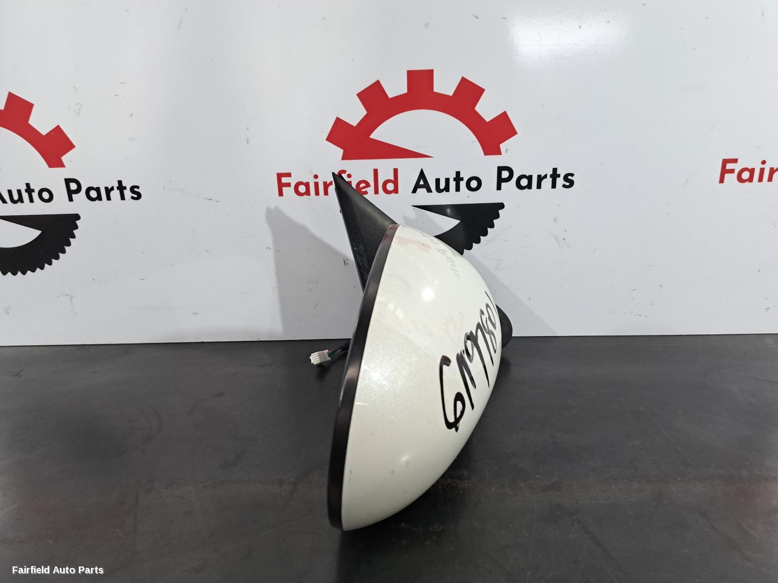 2010-2014 Nissan Juke Right Door Mirror