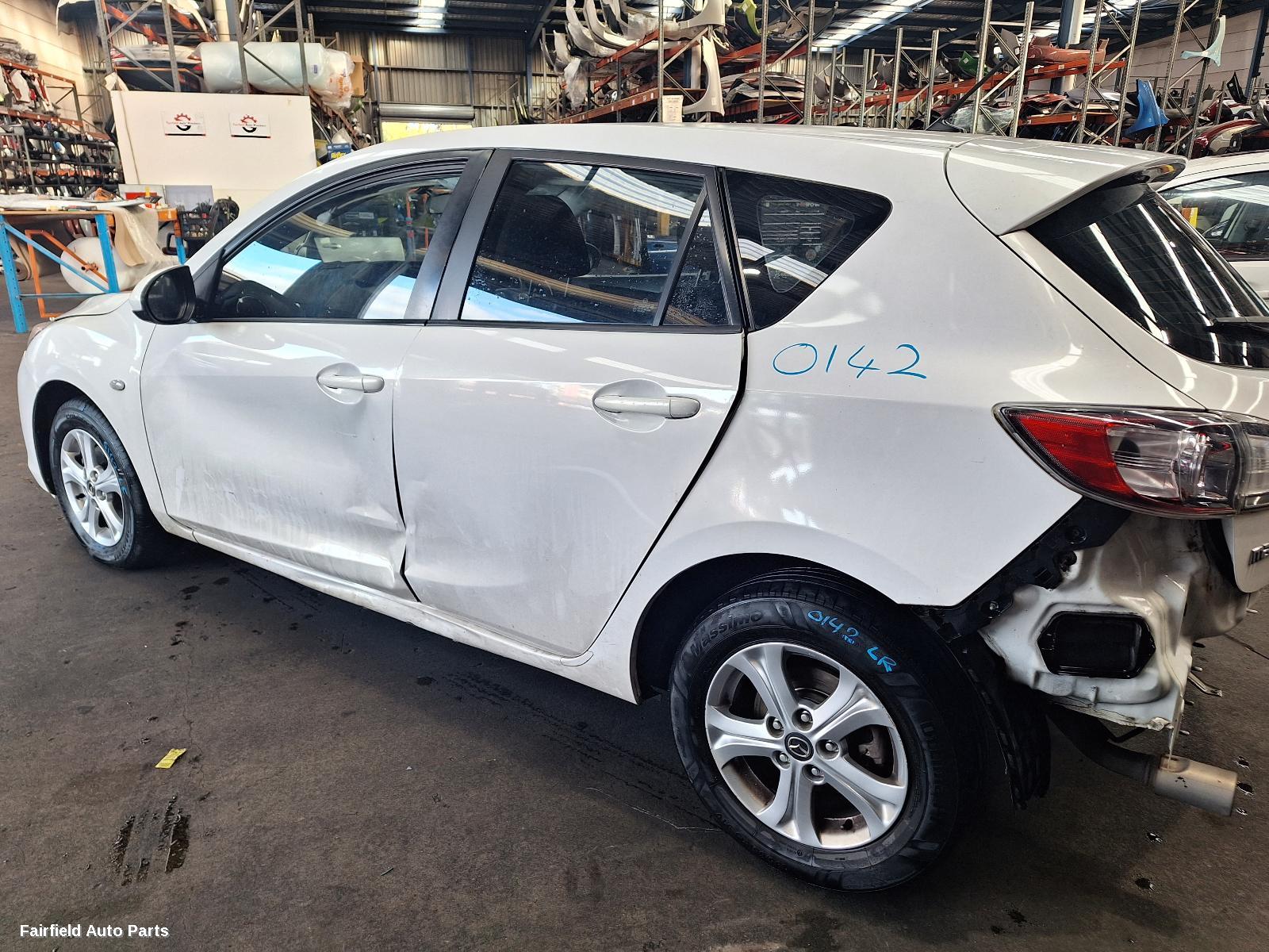 2013 Mazda 3 Left Front Hub Assembly