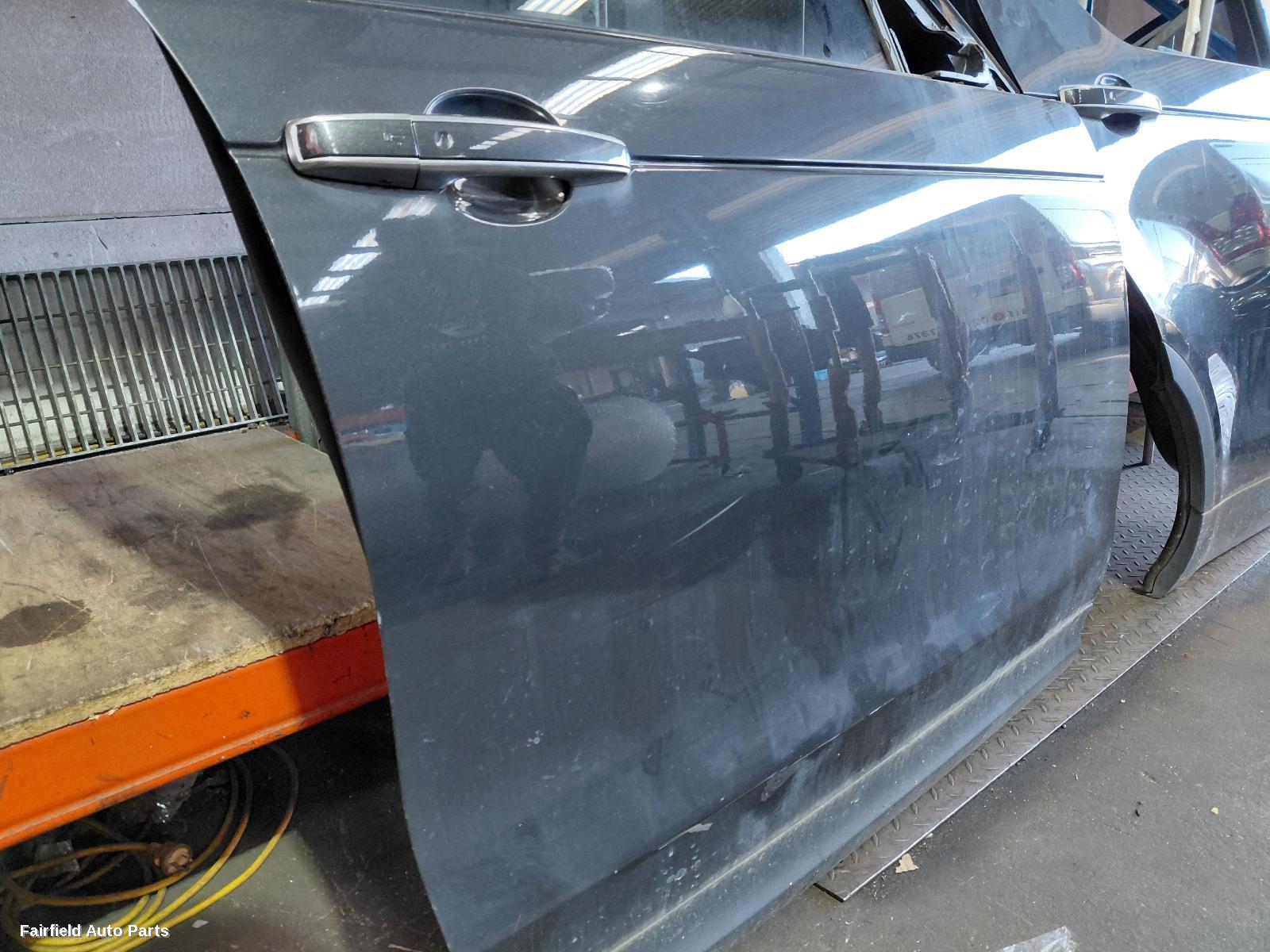 2016-2026 Land Rover Discovery Right Front Door