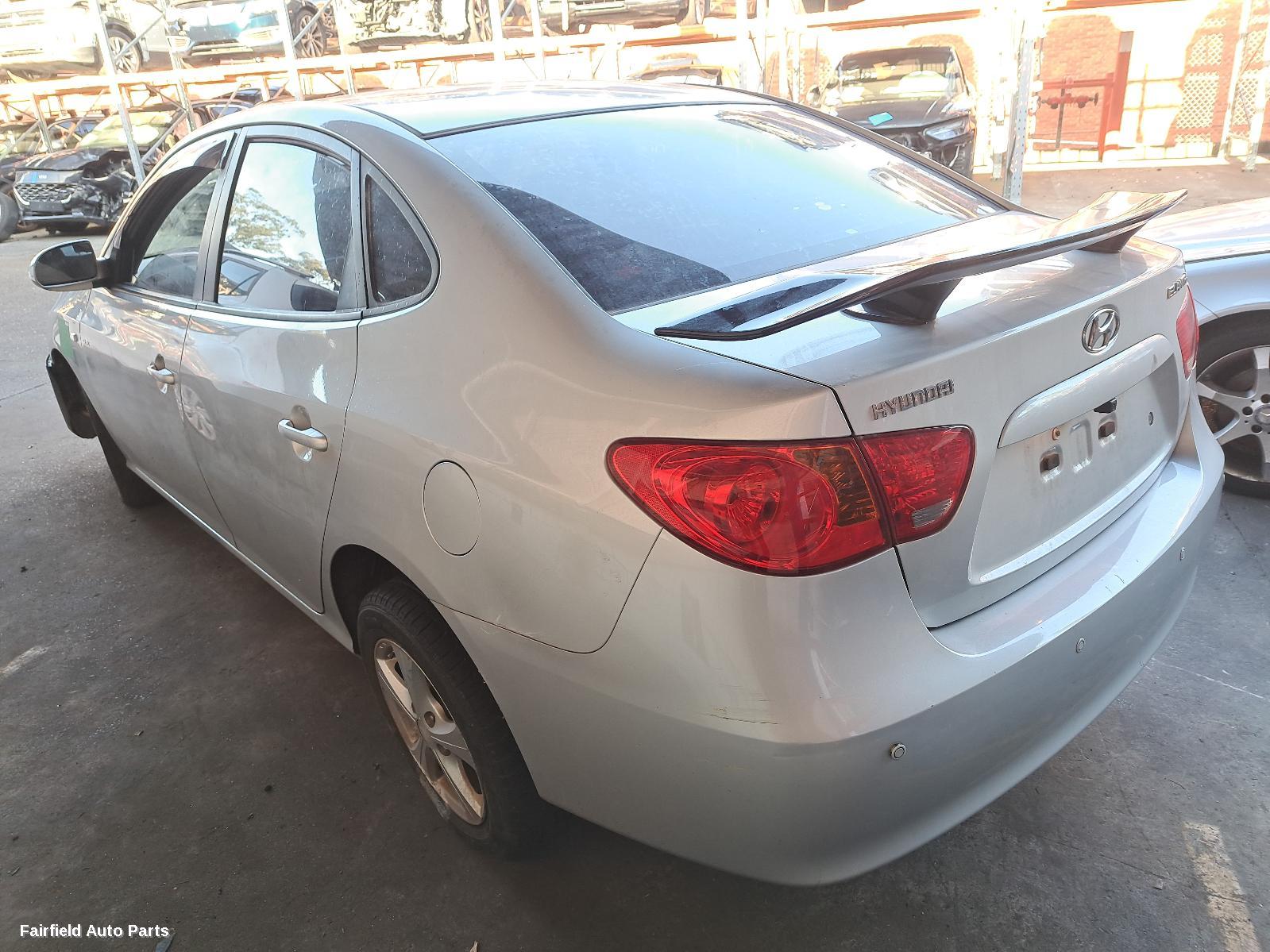2009 Hyundai Elantra Right Rear Door Sliding