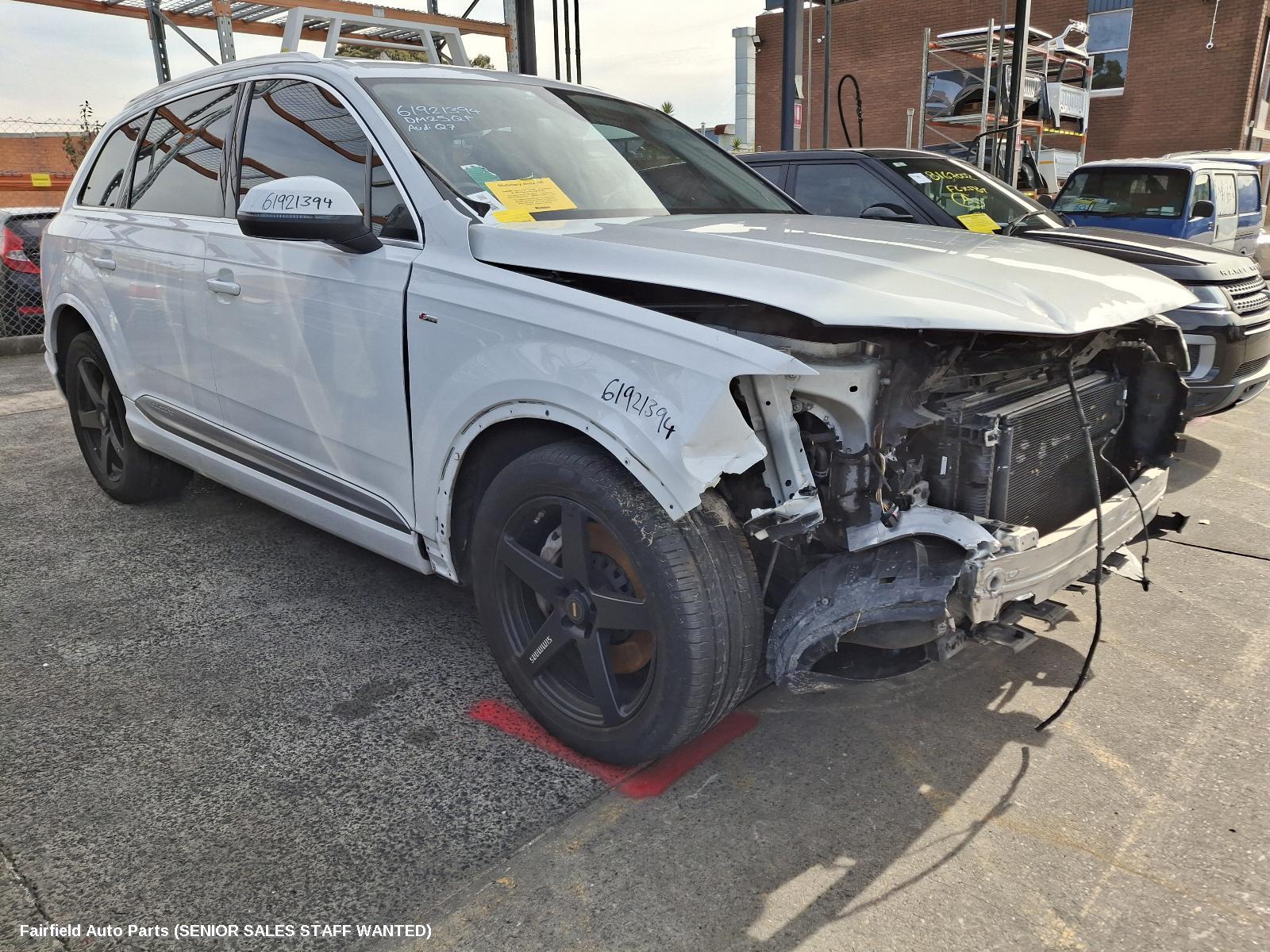 2016 Audi Q7 Left Taillight