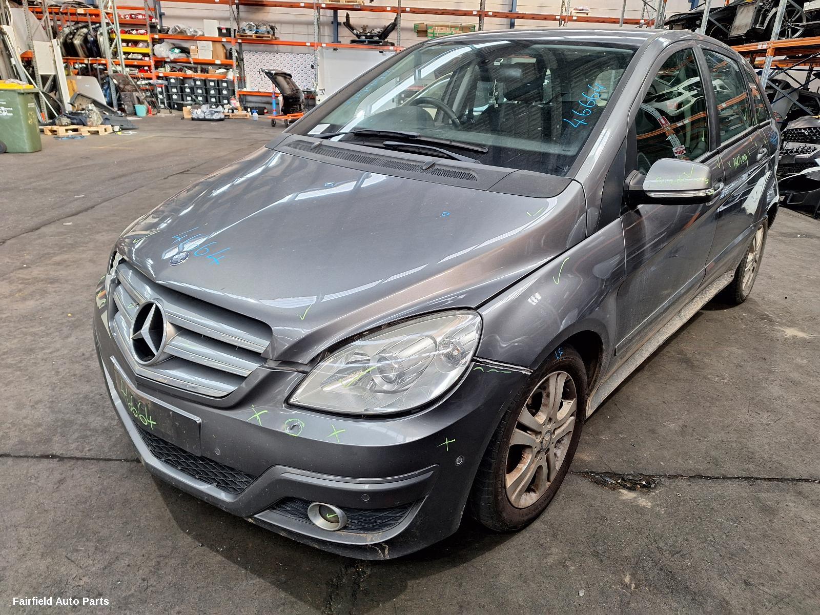 2009 Mercedes B Class Grille