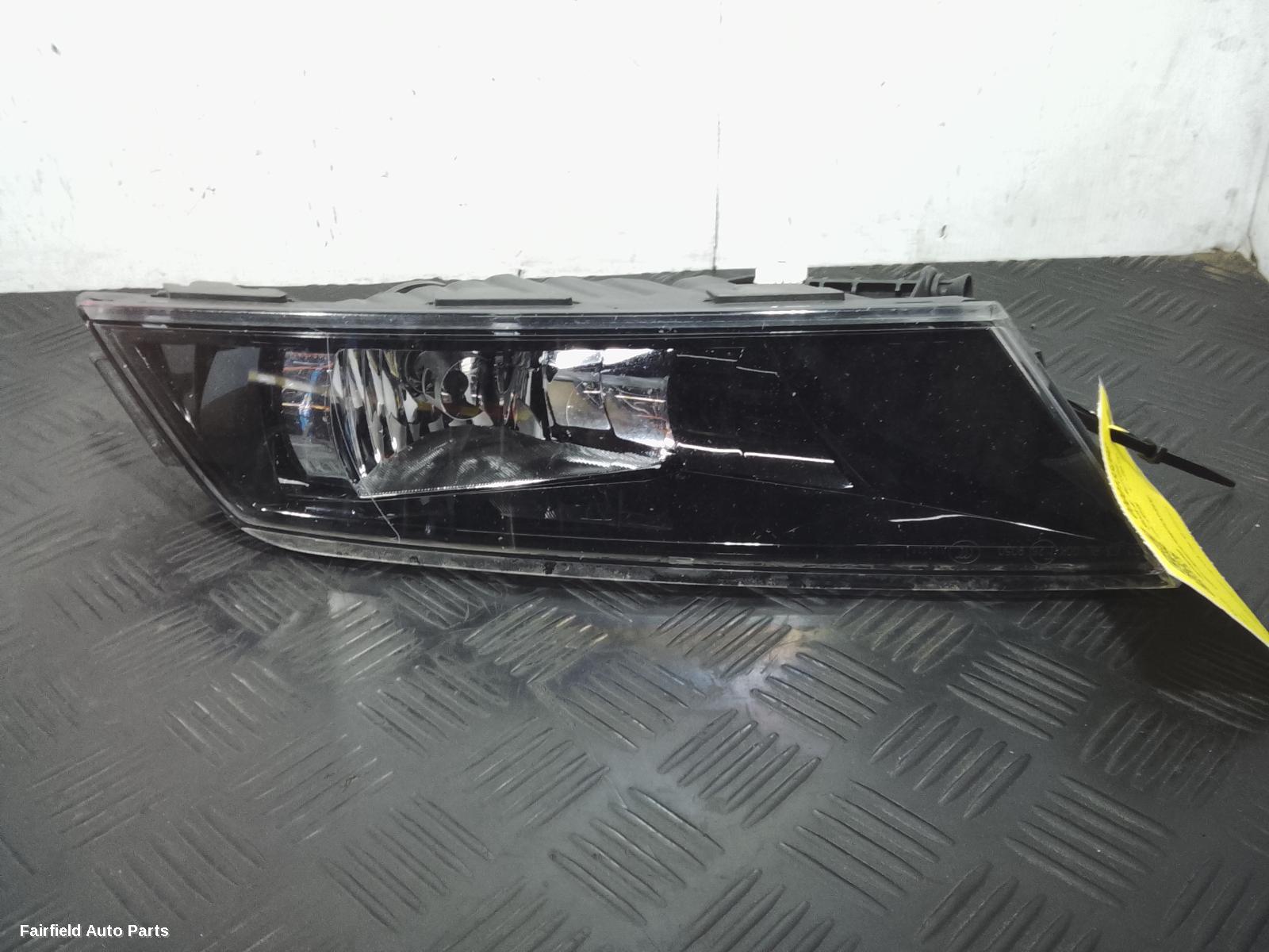 2016-2019 Skoda Superb Left Indicator Fog Side