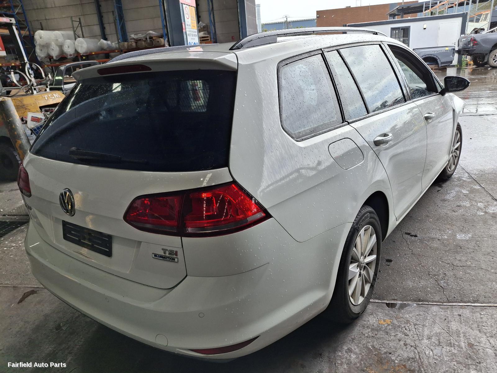 2017 Volkswagen Golf Right Taillight