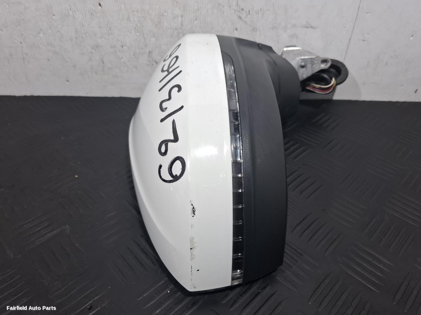 2016-2021 Volkswagen Tiguan Right Door Mirror
