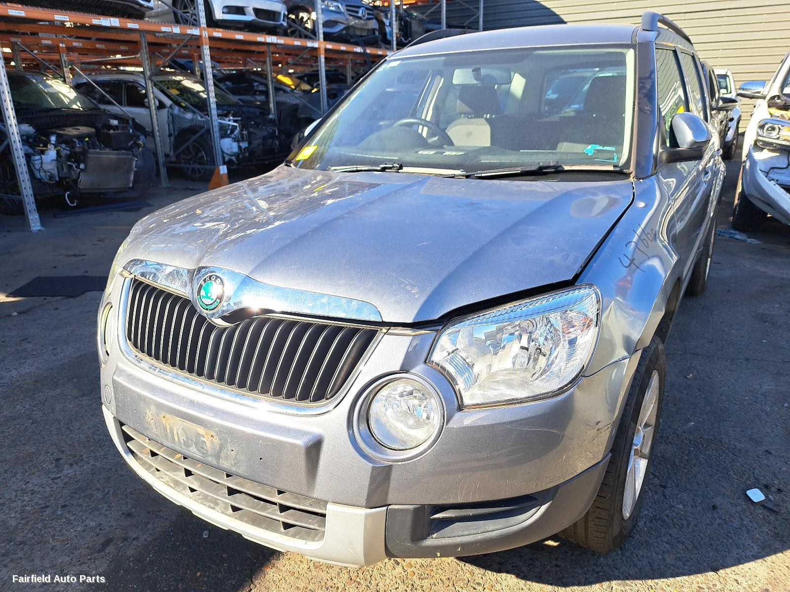 2013 Skoda Yeti Right Door Mirror