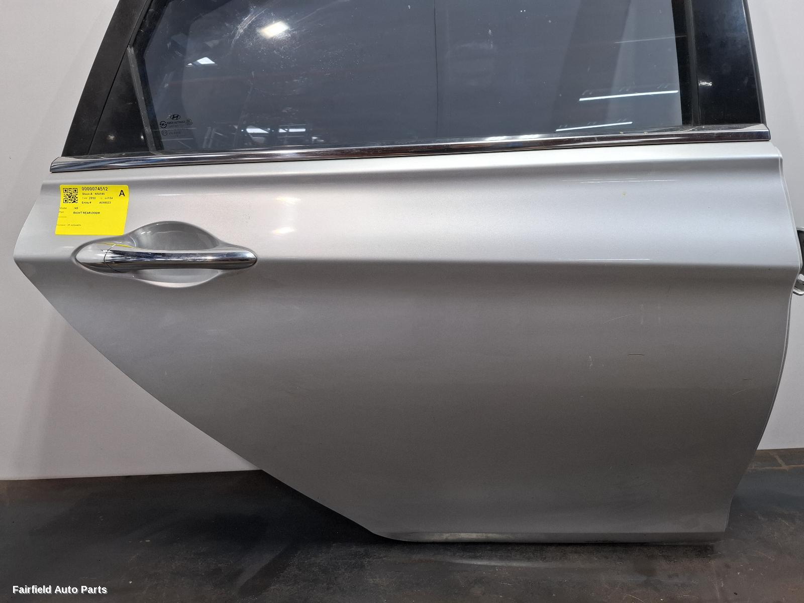 2010-2014 Hyundai I45 Right Rear Door Sliding