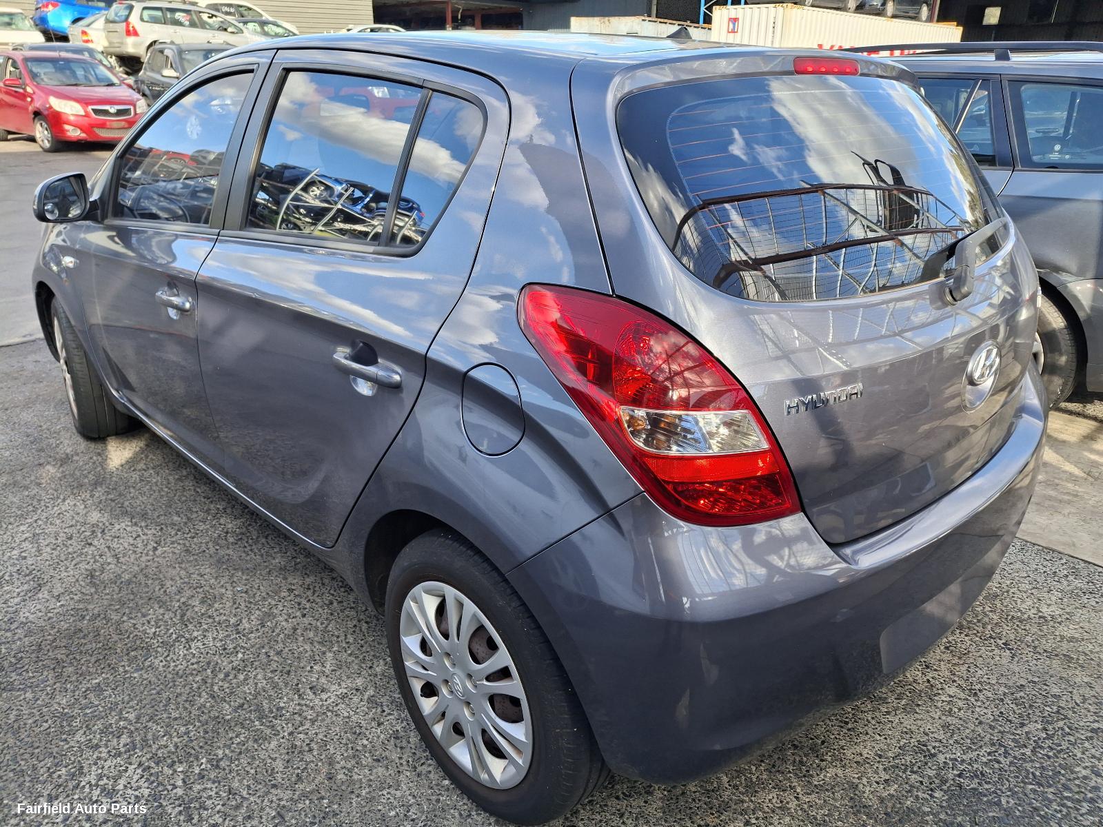 2012 Hyundai I20 Left Rear Door Sliding