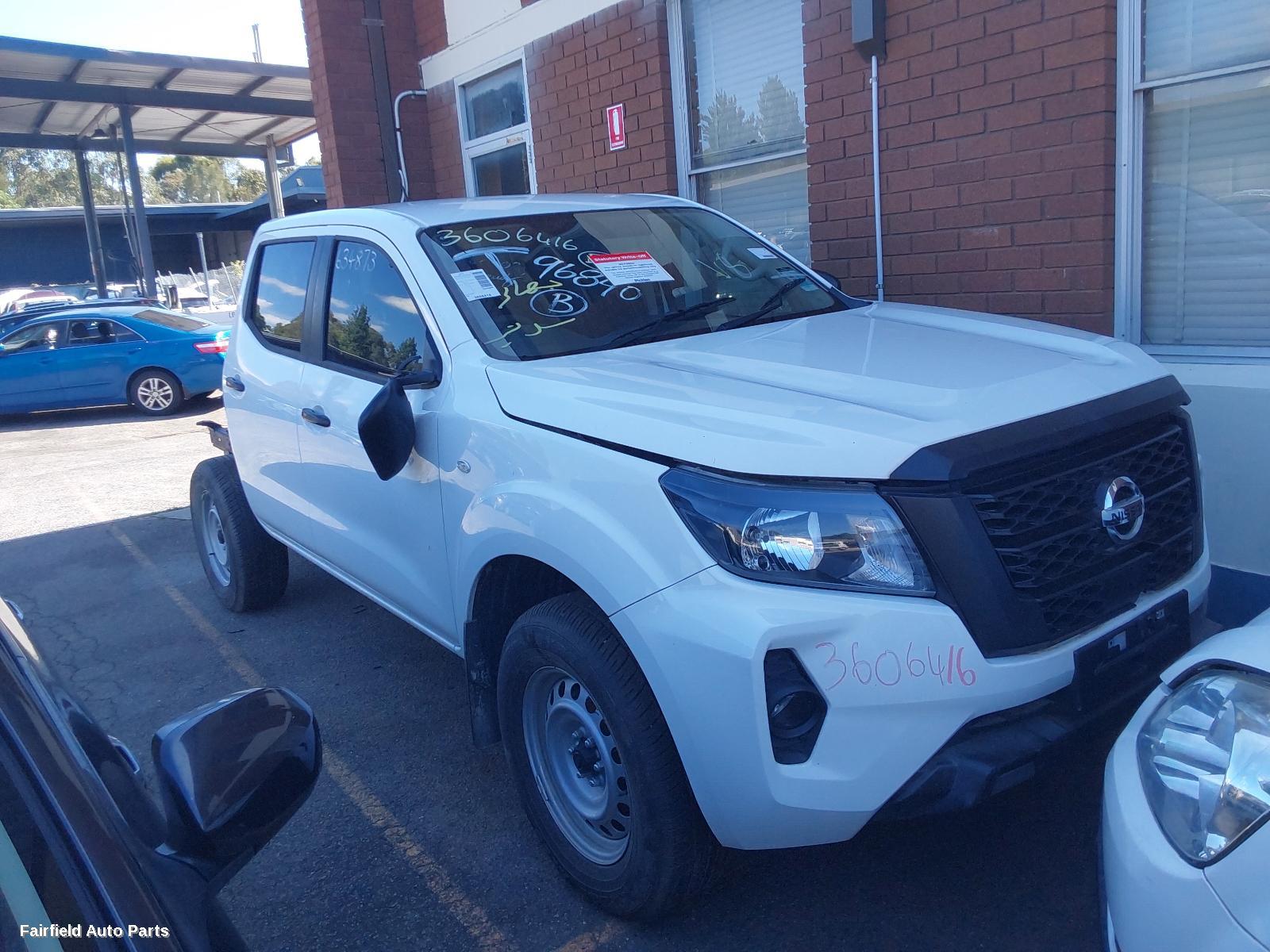 2021 Nissan Navara Sunvisor