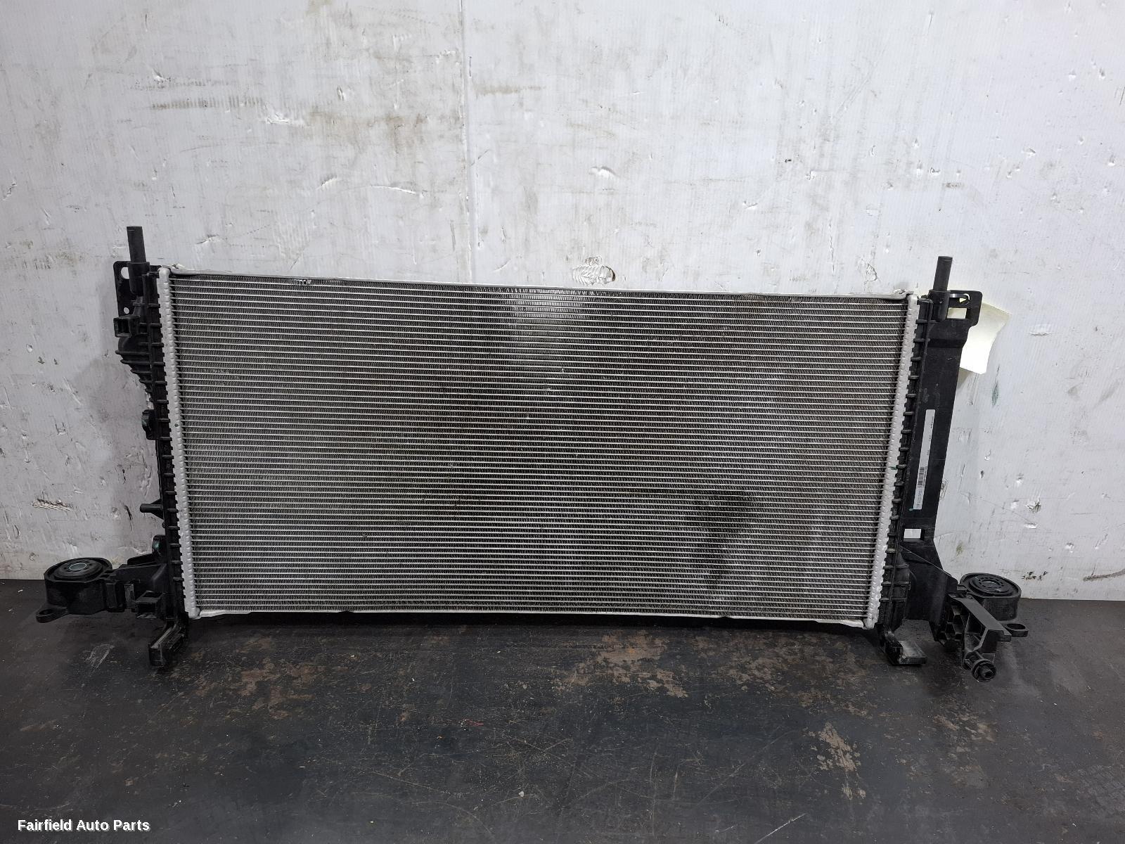 2020-2022 Volvo Xc40 Radiator