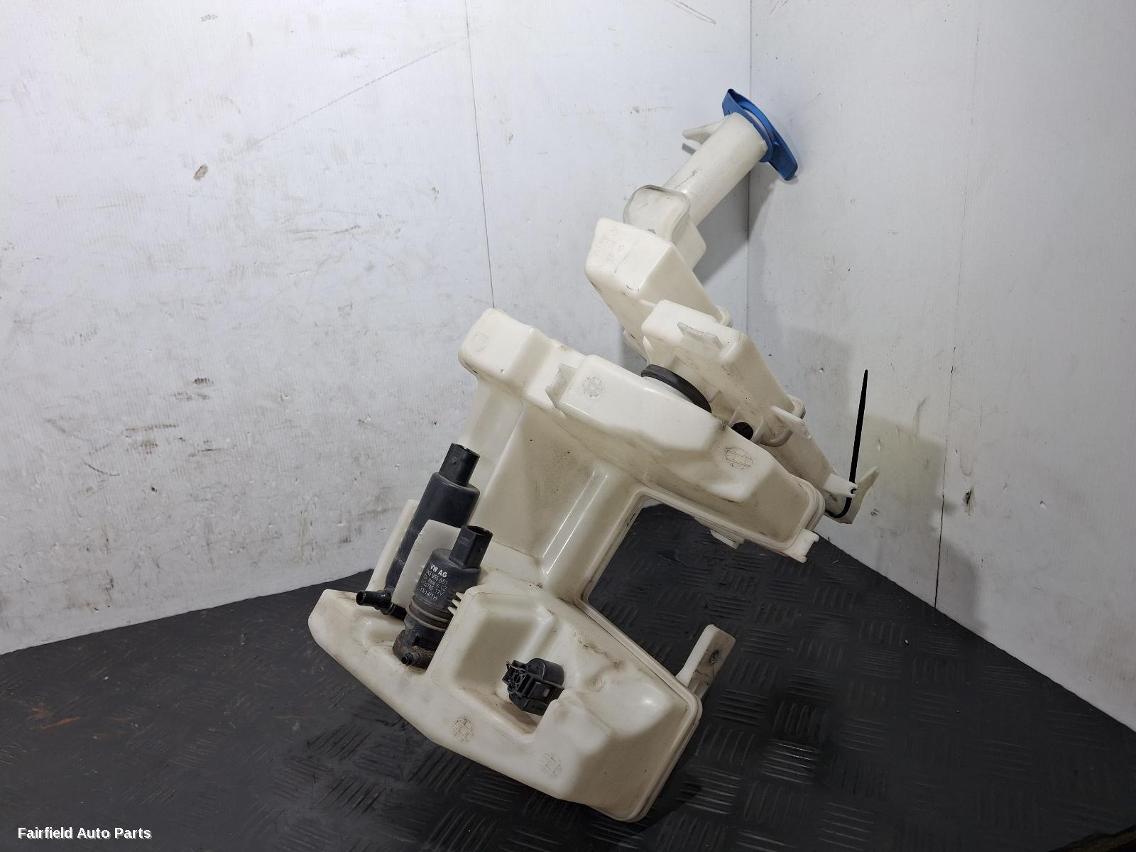 2010-2015 Volkswagen Passat Washer Bottle