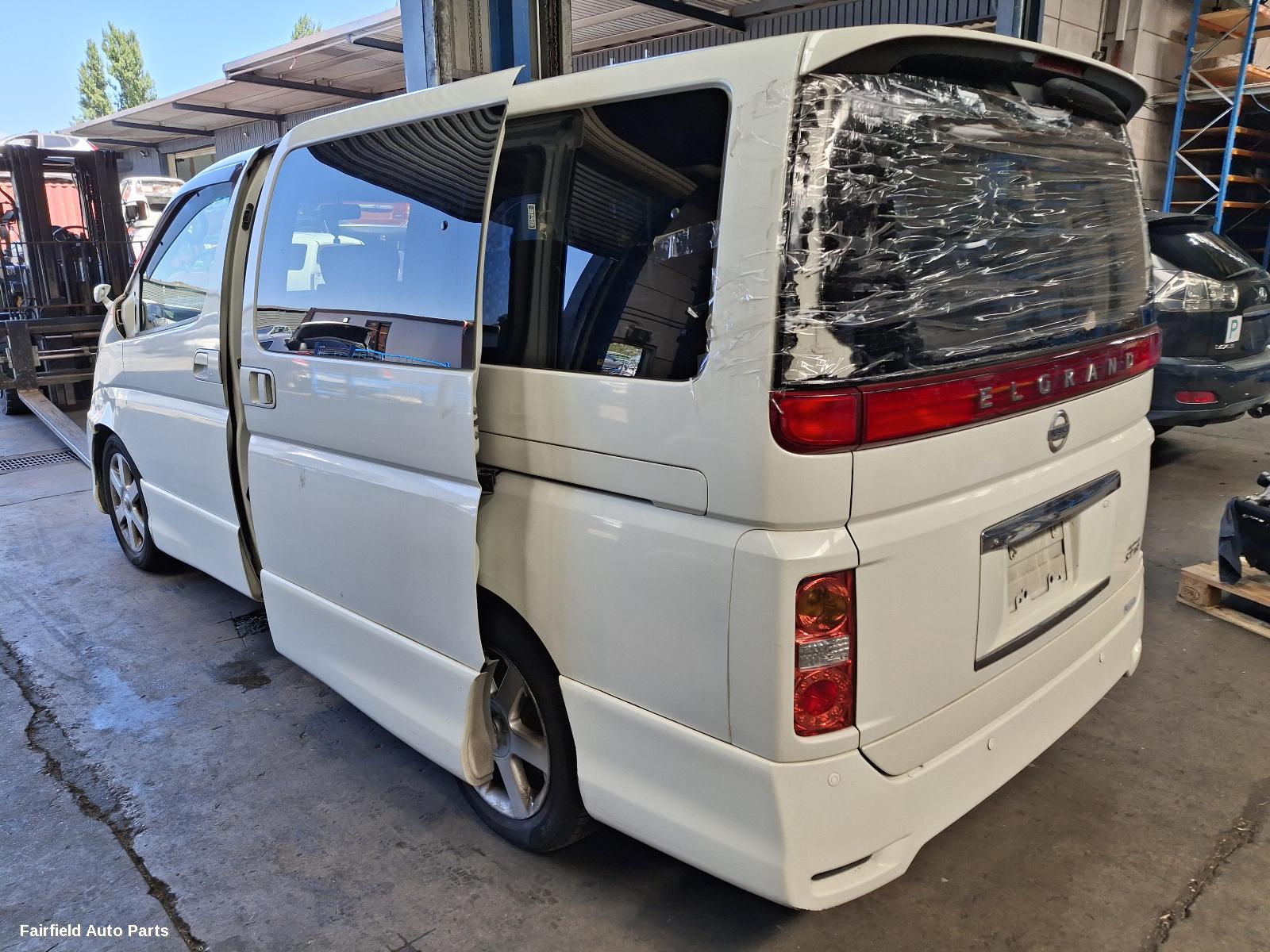 2010 Nissan Elgrand Left Taillight