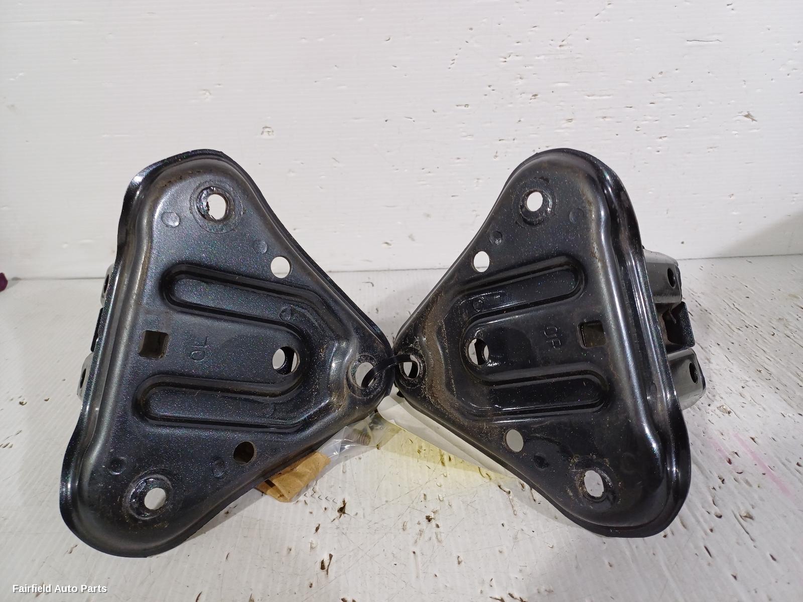 2006-2016 Toyota Yaris R Bar Bracket Reinfo
