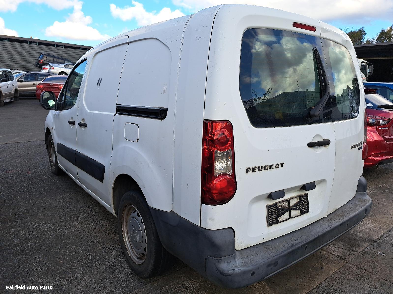 2011 Peugeot Partner Radiator