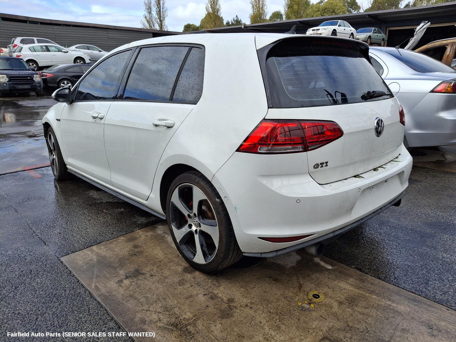 2014 Volkswagen Golf Left Driveshaft