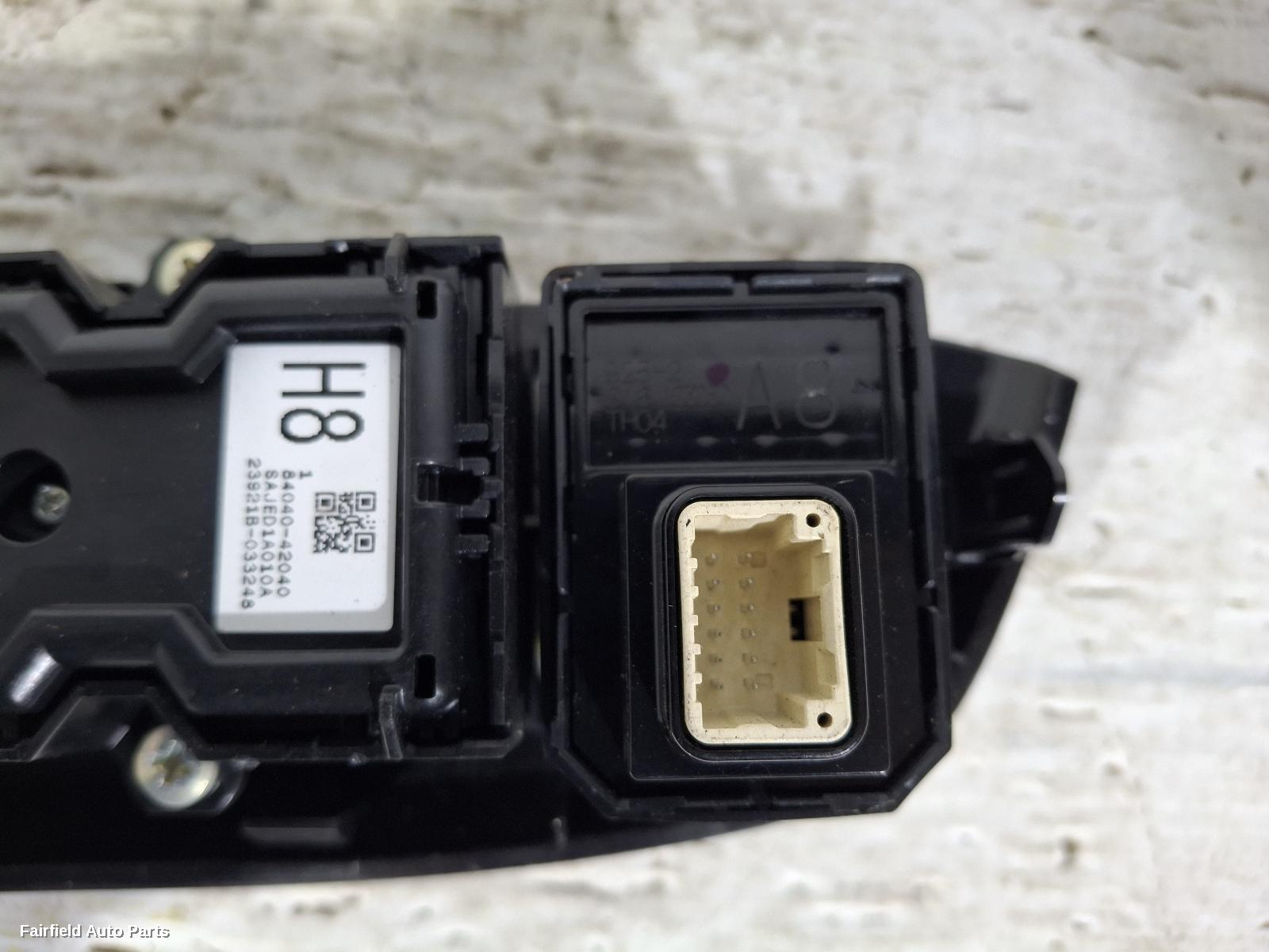 2020-2023 Toyota Yaris Cross Pwr Dr Wind Switch