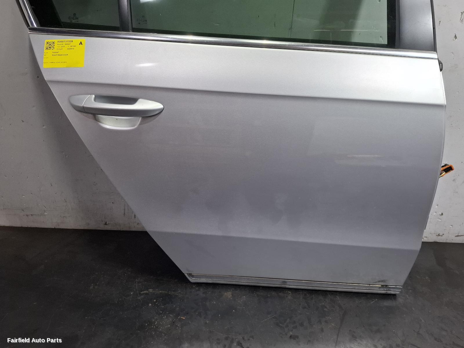 2010-2015 Volkswagen Passat Right Rear Door Sliding