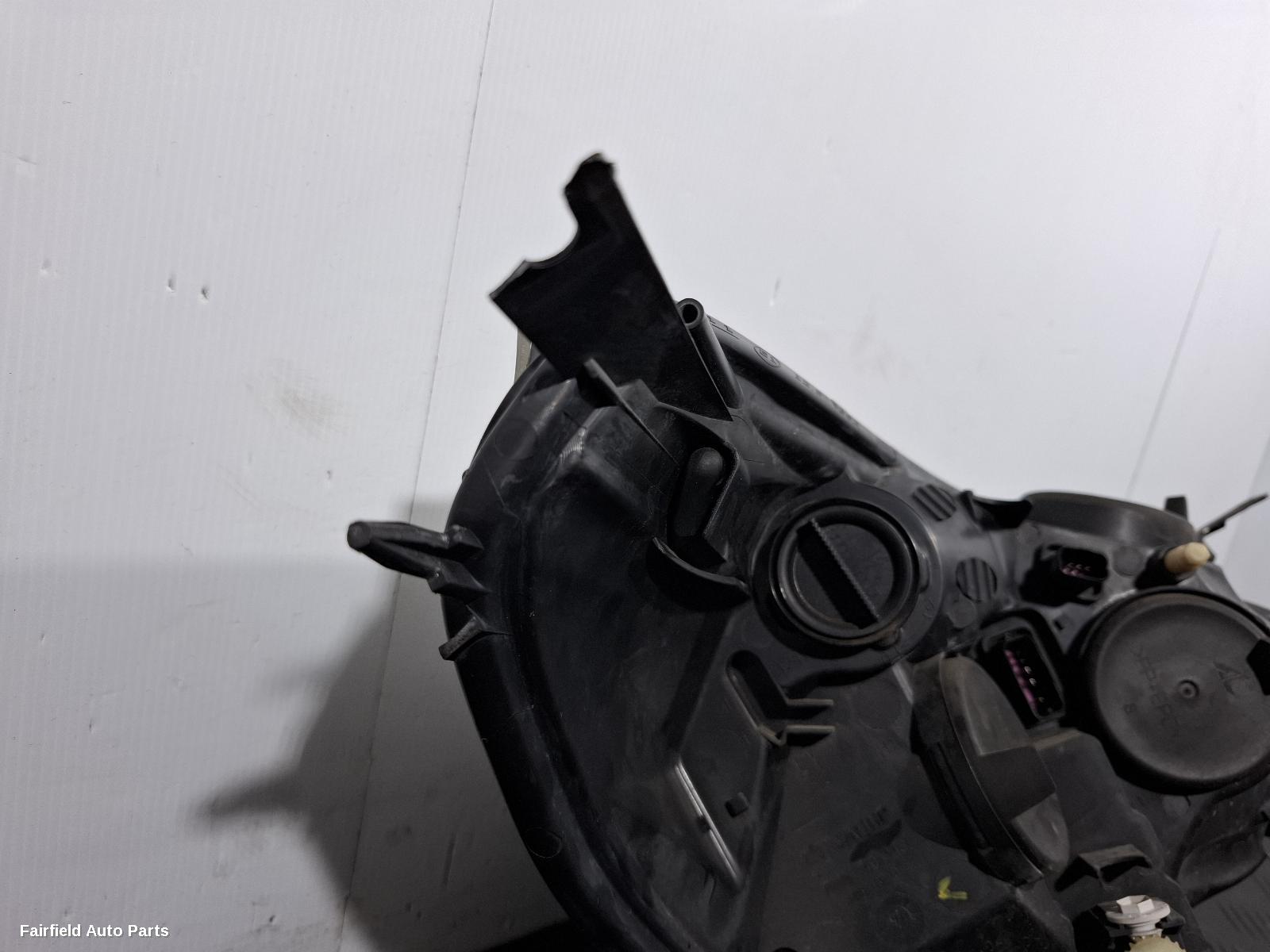 2013-2016 Renault Clio Left Headlamp