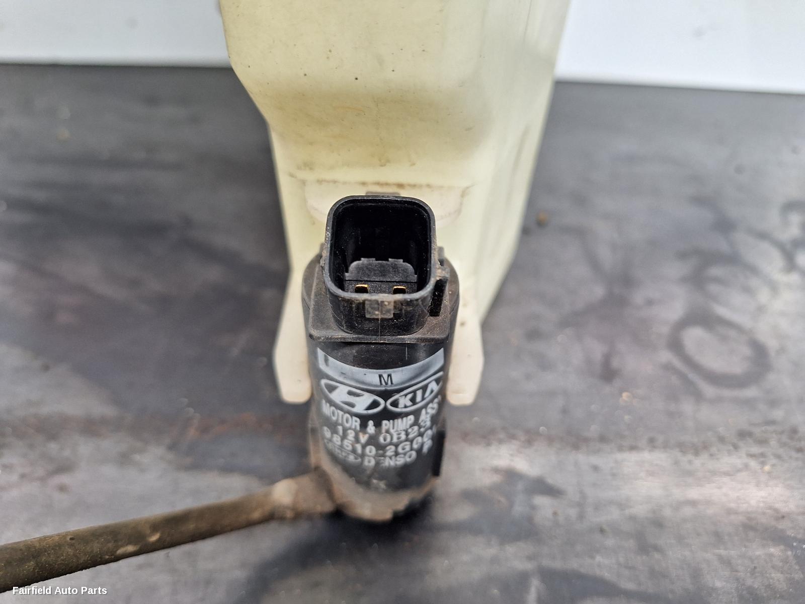 2007-2021 Hyundai Iload/imax Washer Bottle