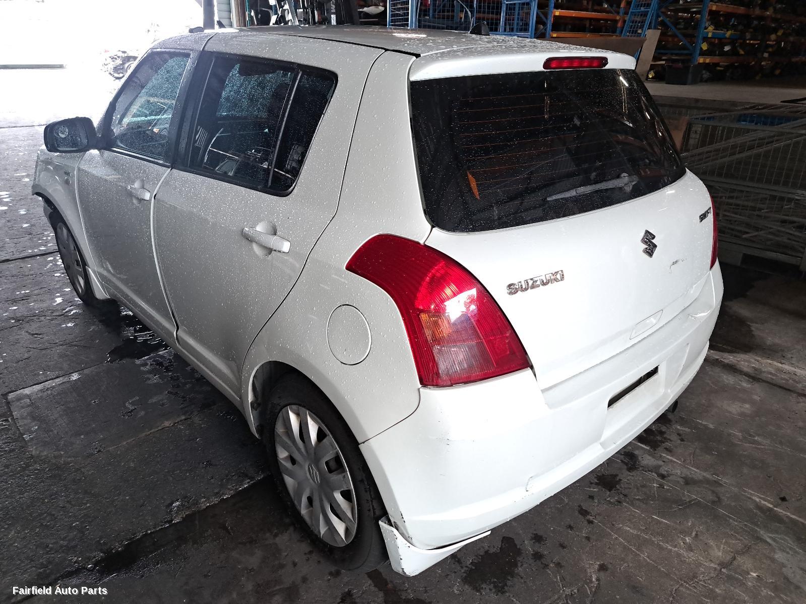 2005 Suzuki Swift Right Rear Door Sliding