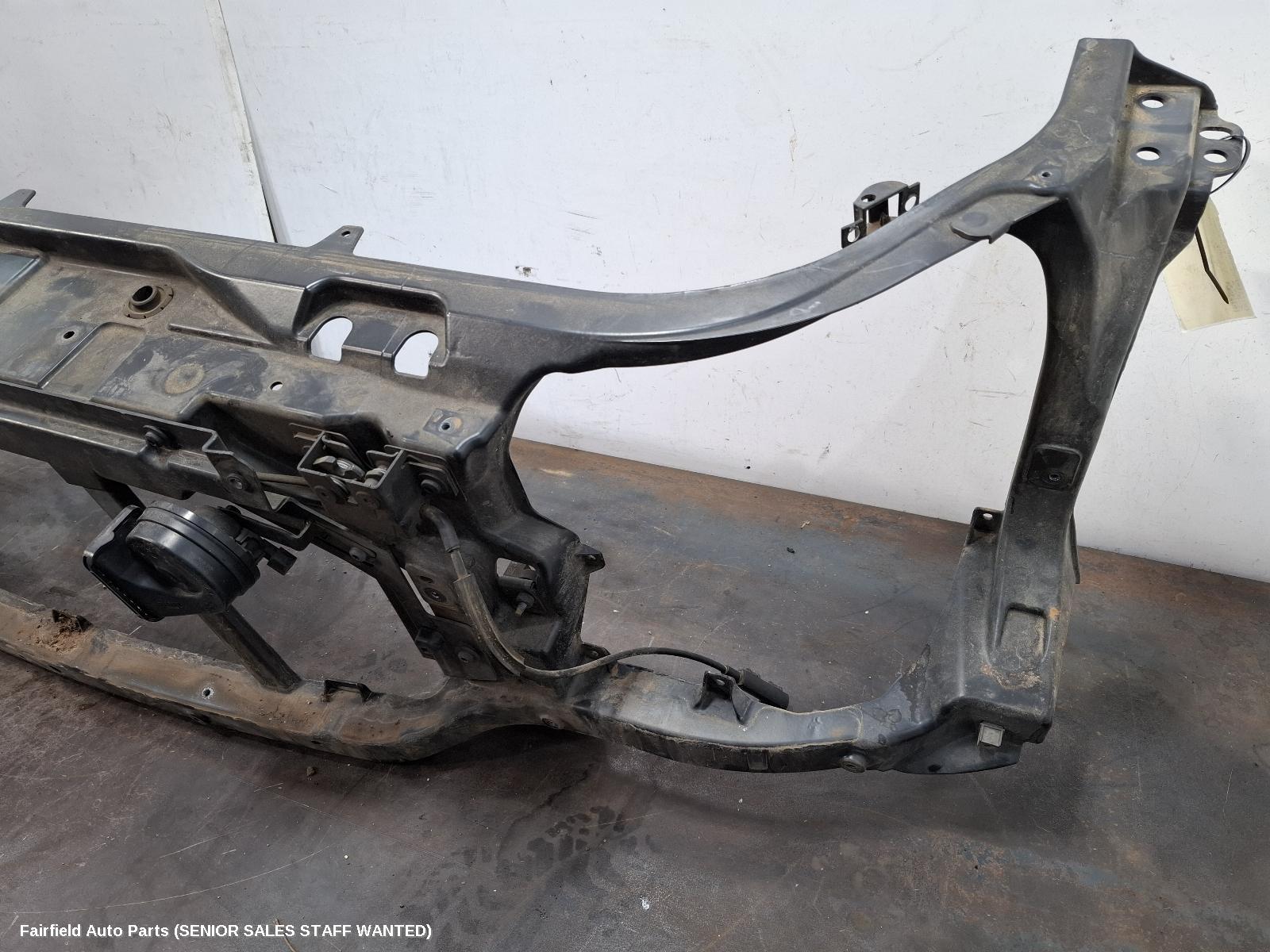 2017 Land Rover Discovery Radiator Support