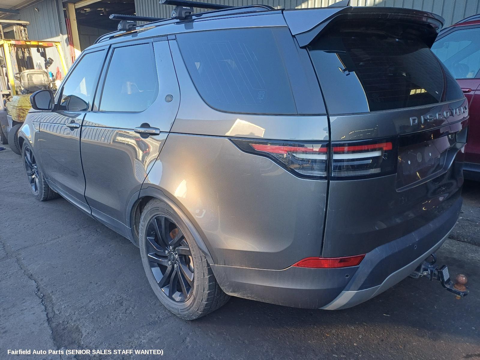 2019 Land Rover Discovery Fan
