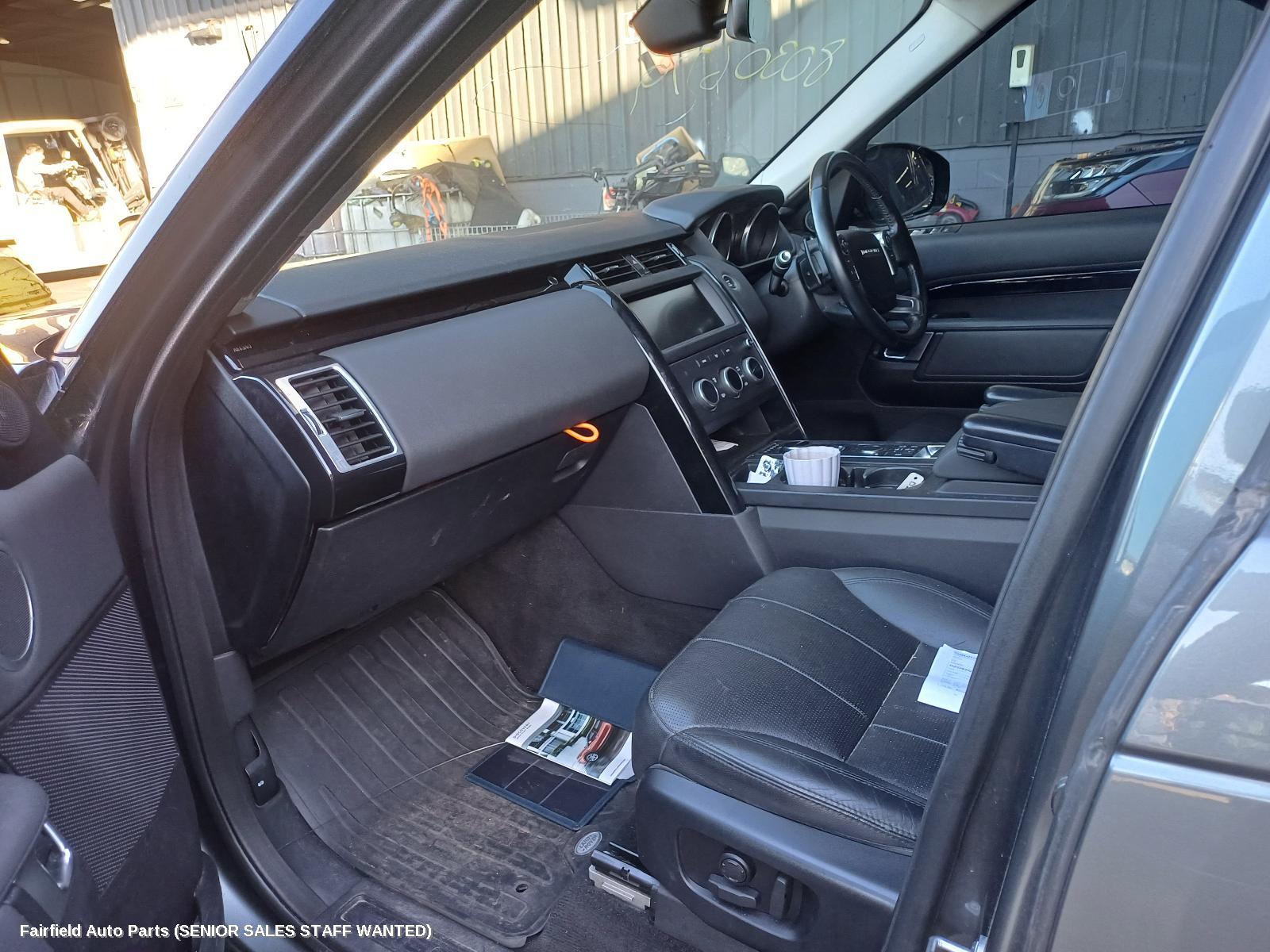 2019 Land Rover Discovery Fan