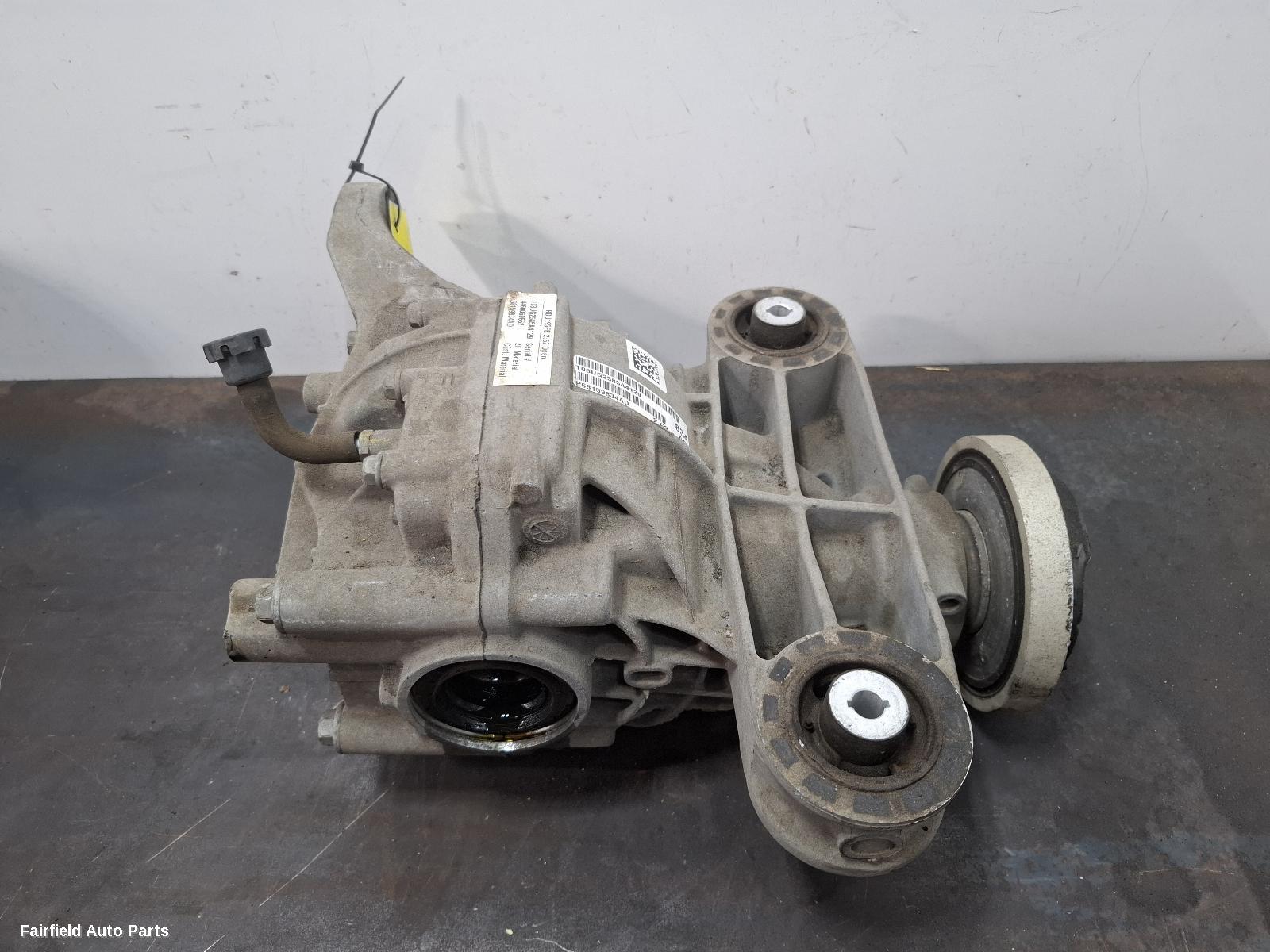 2015-2021 Chrysler 300c Differential Centre