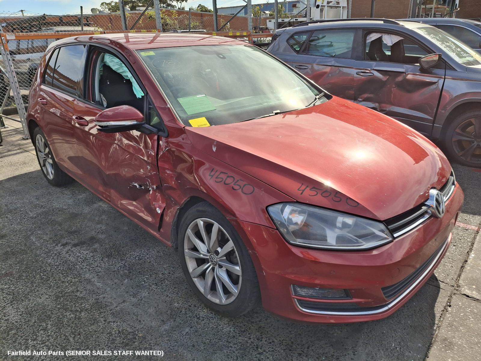 2014 Volkswagen Golf Left Rear Door Sliding
