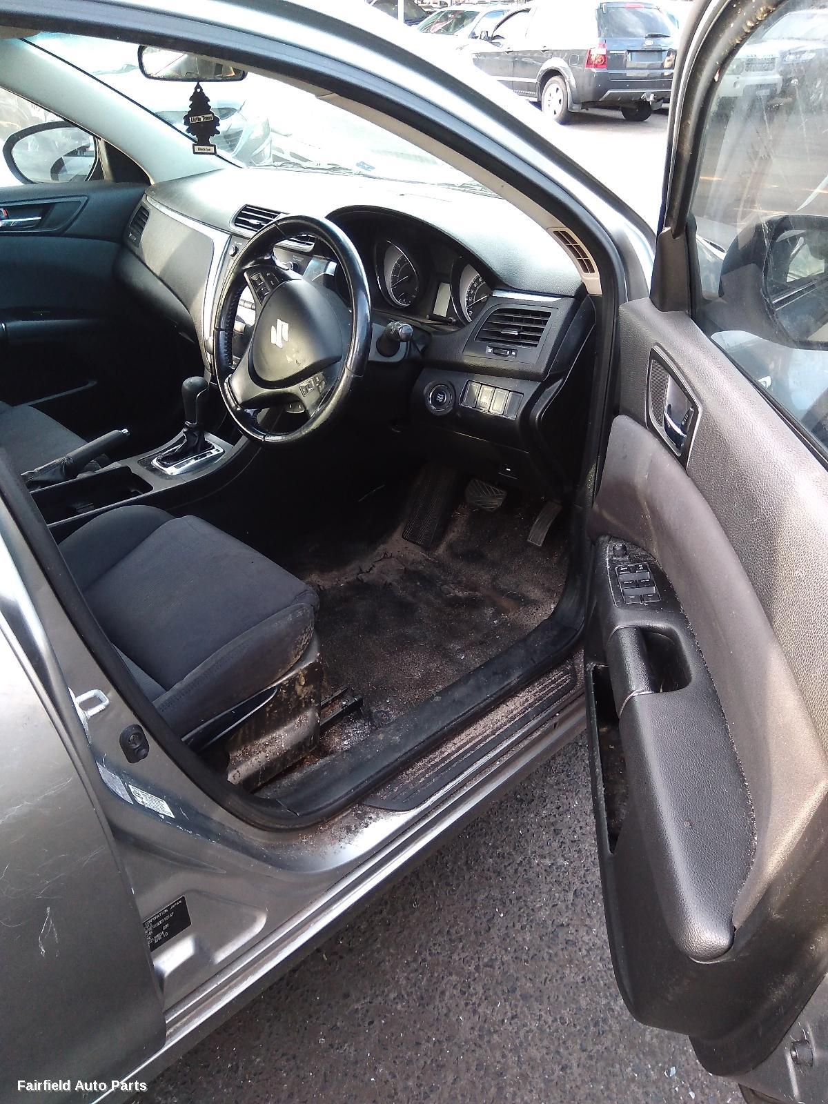 2010 Suzuki Kizashi Right Headlamp