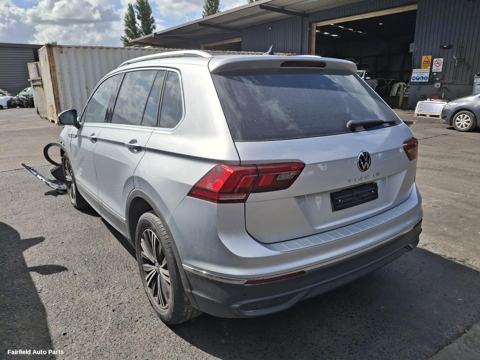 2022 Volkswagen Tiguan Left Driveshaft
