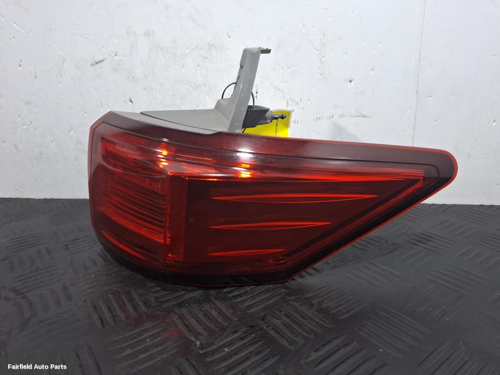2010-2013 Nissan Elgrand Right Taillight
