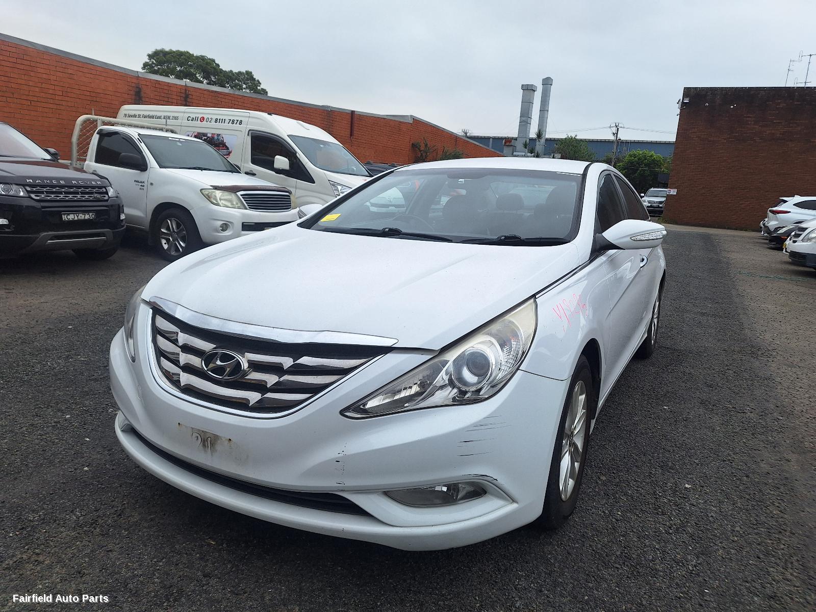 2010-2013 Hyundai I45 Rear Garnish