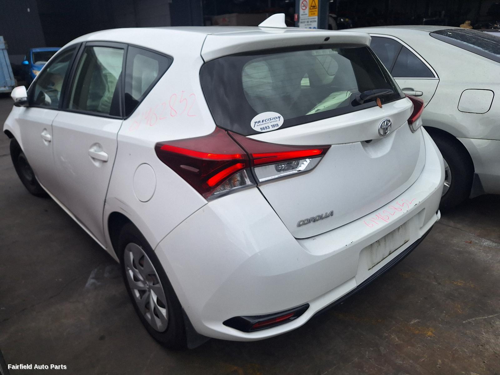 2015 Toyota Corolla Right Taillight