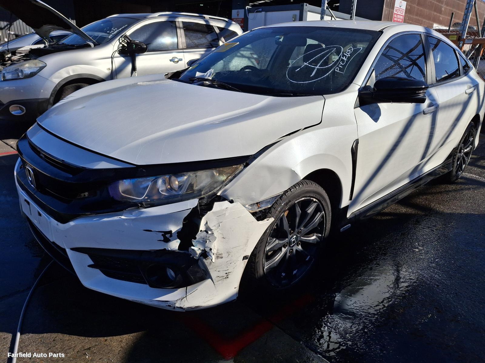 2016 Honda Civic Left Taillight