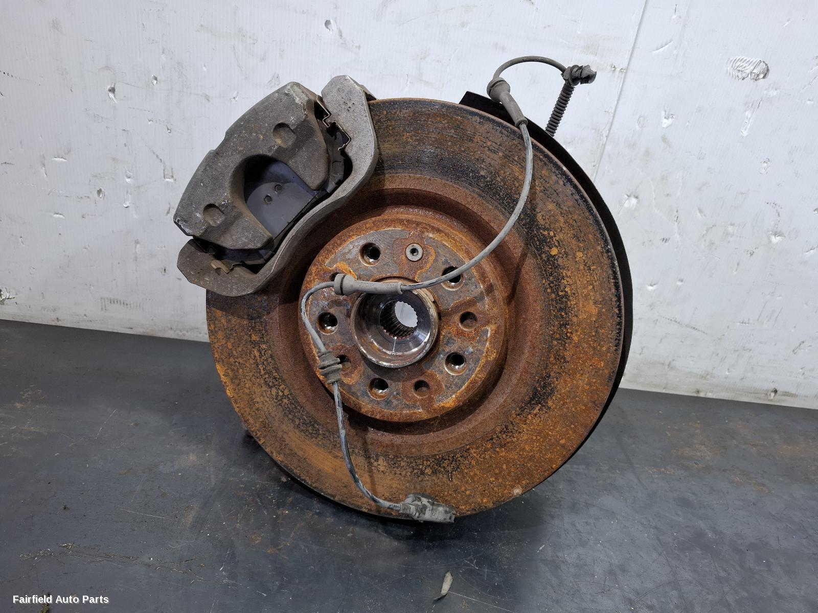 2014-2018 Jeep Cherokee Left Front Hub Assembly