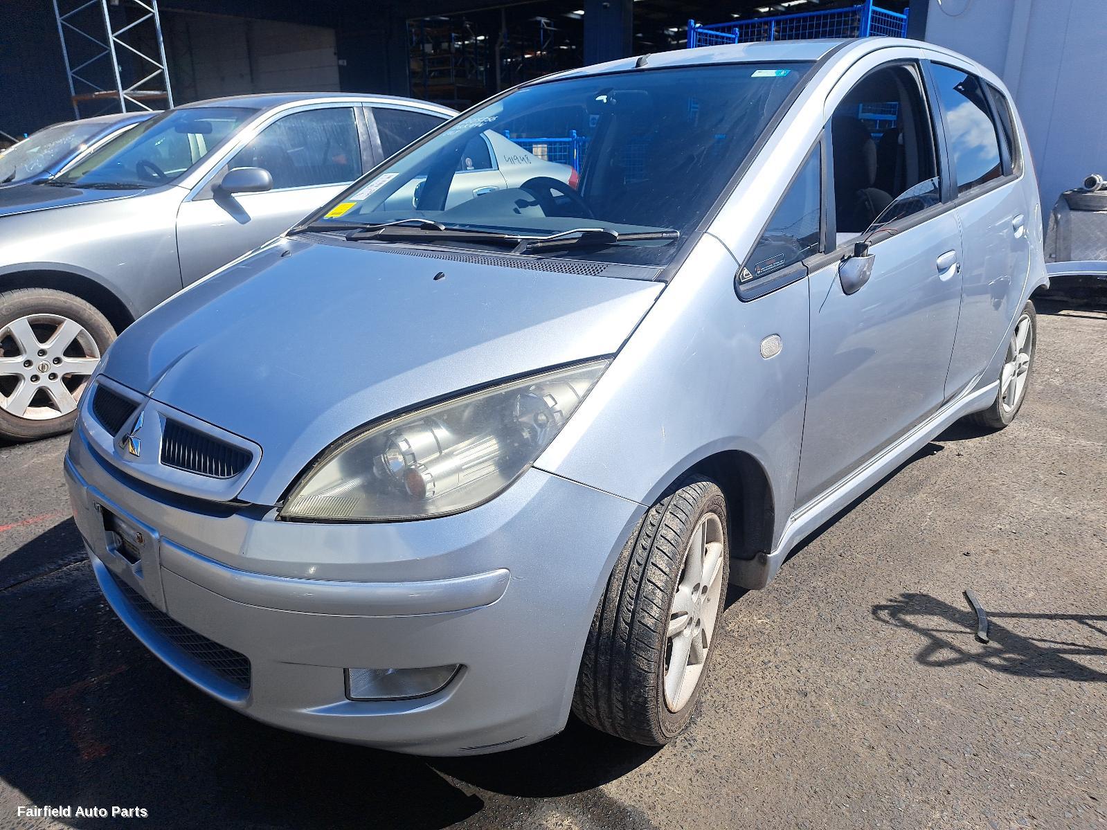 2005 Mitsubishi Colt Bonnet