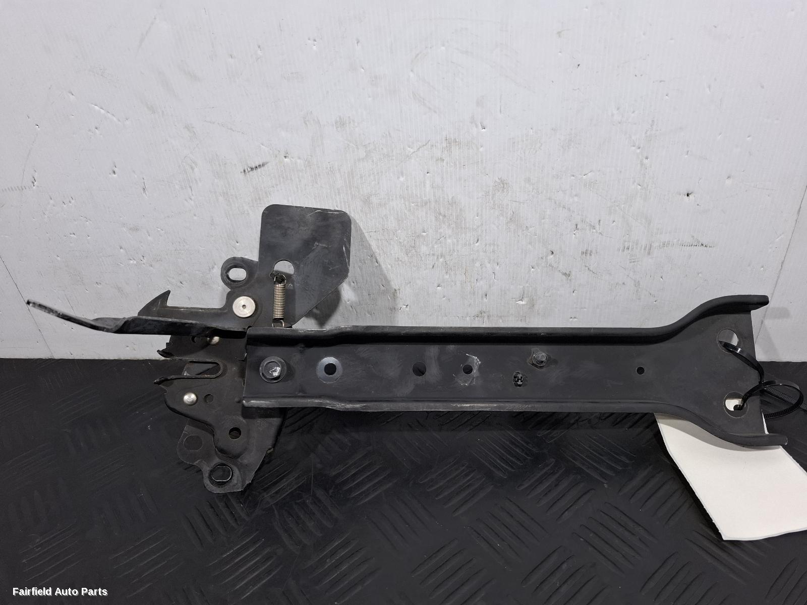 2015-2025 Nissan Navara Bonnet Lock Support