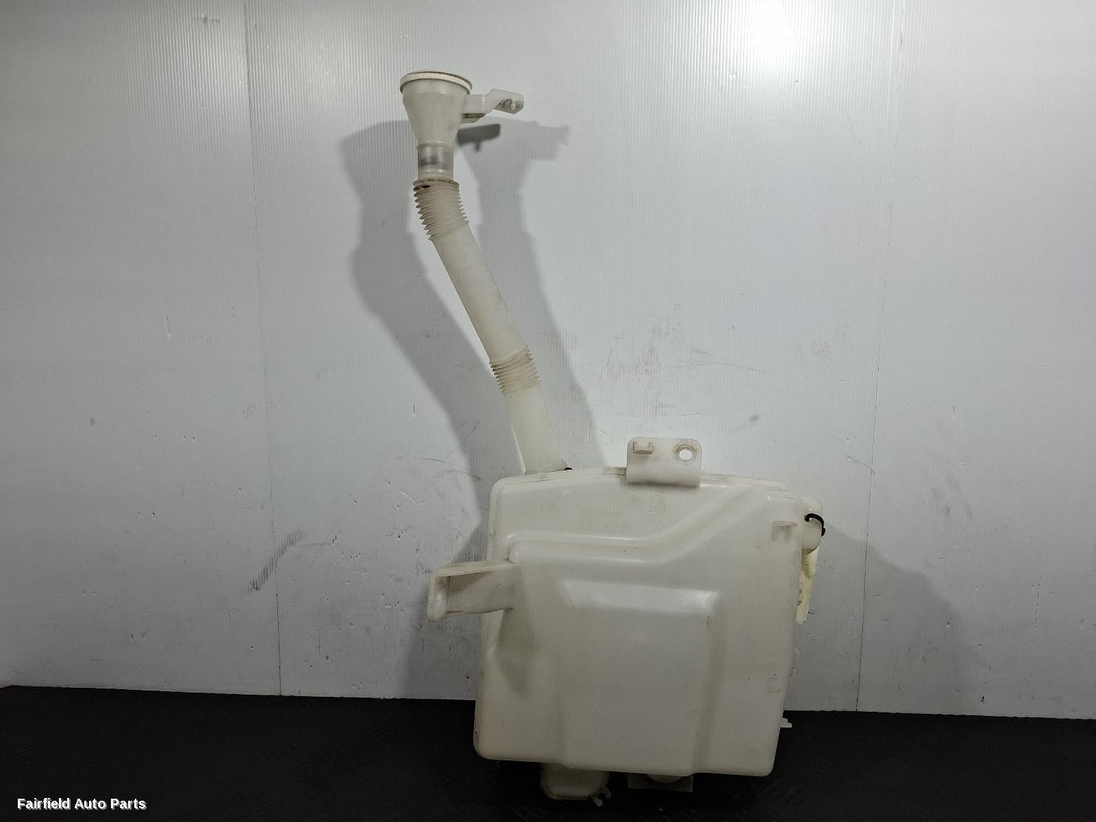 2016-2019 Mitsubishi Asx Washer Bottle