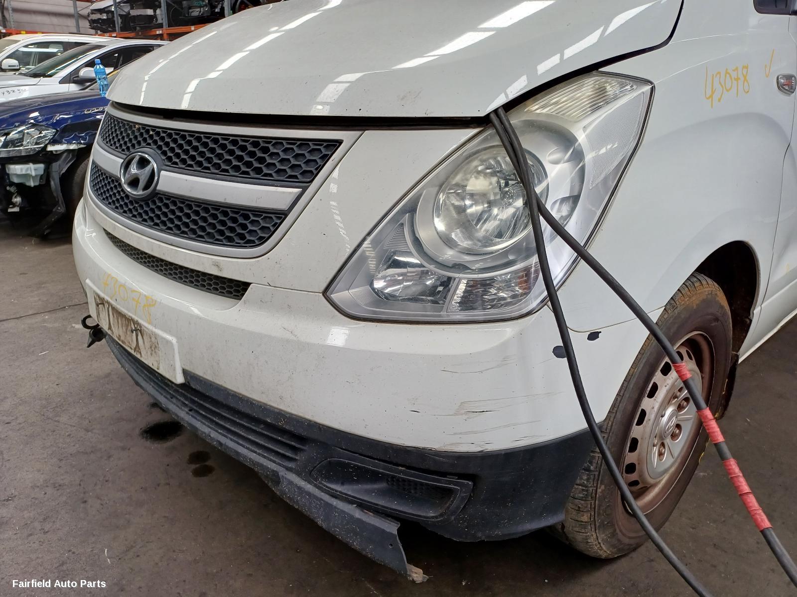 2010 Hyundai Iload/imax Washer Bottle