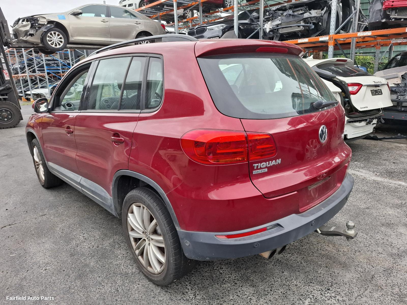 2012 Volkswagen Tiguan Right Indicator Fog Side