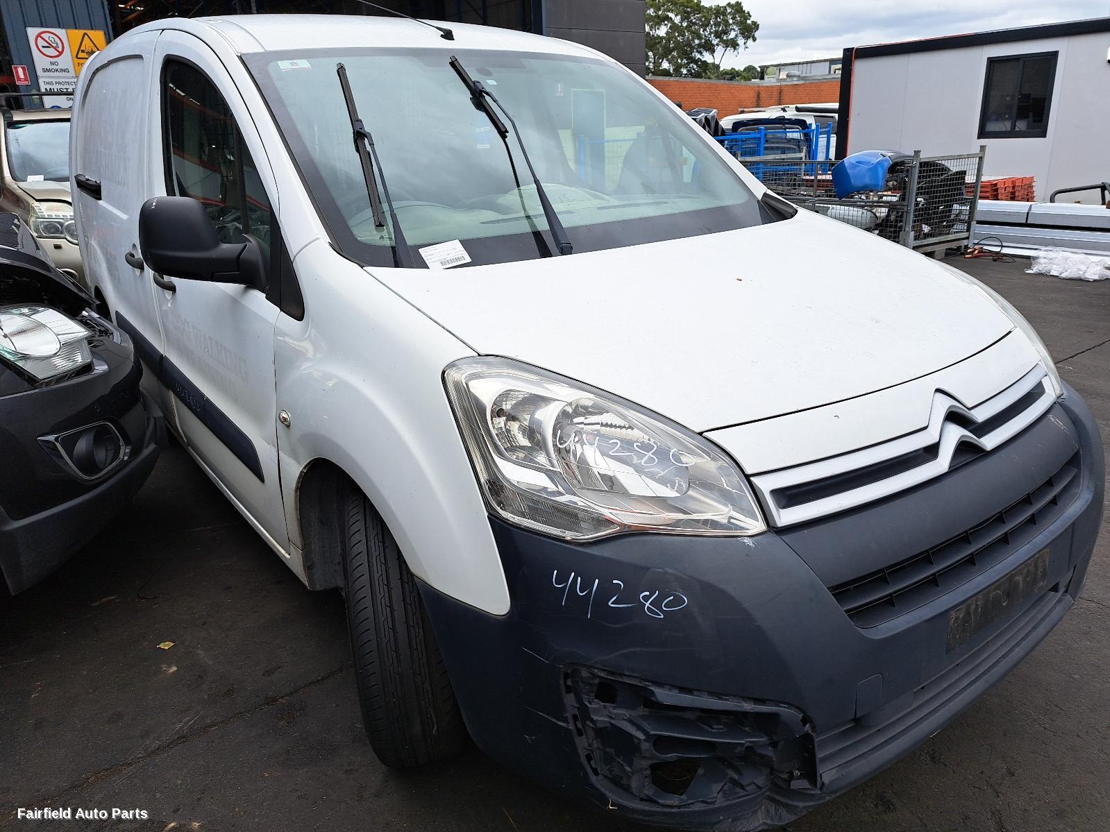 2016 Citroen Berlingo Left Front Door Window