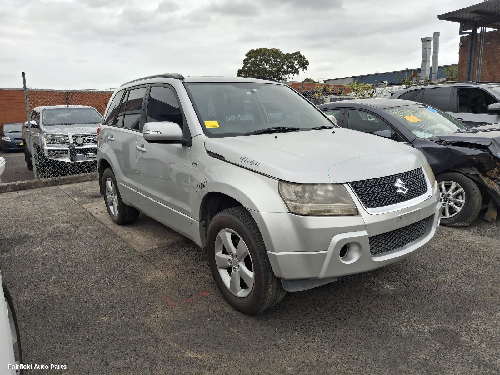 2009 Suzuki Vitara Right Front Window Reg Motor
